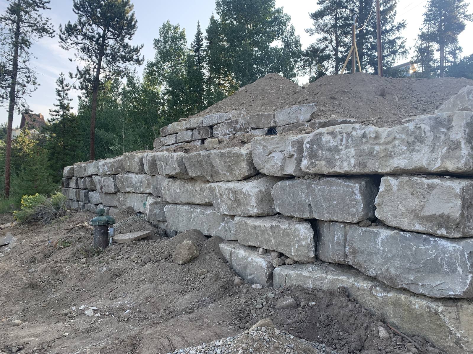 Retaining wall masonry detail